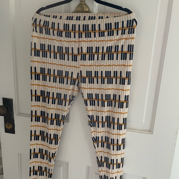 LuLaRoe Piano Keys leggings TC - Picture 1 of 3